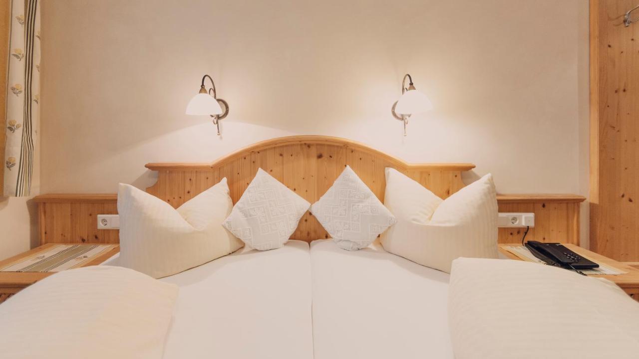 Hotel Tanzer イシュグル エクステリア 写真